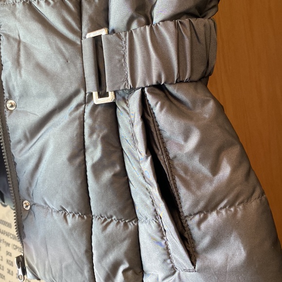 Hooded gray silver puffer vest - Picture 2 of 4